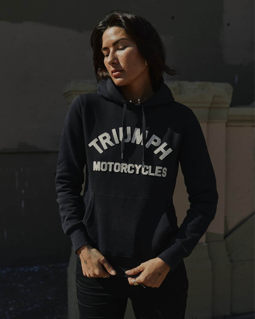 Triumph Motorcycles Japanのインスタグラム：「新しいスウェットやパーカー、フリースでワードローブをフレッシュに。⁣ ⁣ #TriumphMotorcyclesClothing #ForTheRide」