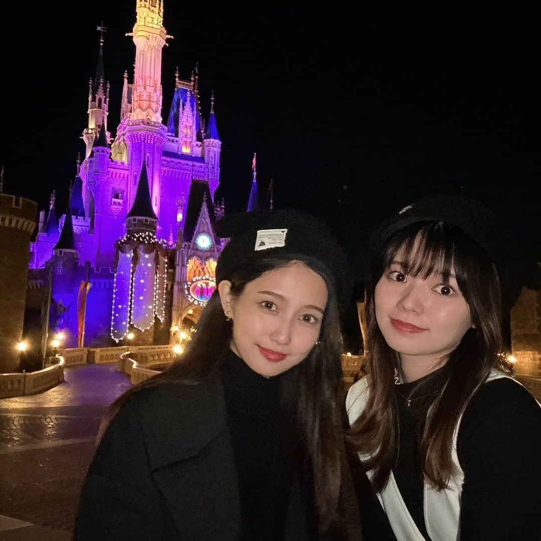 木下綾菜さんのインスタグラム写真 - (木下綾菜Instagram)「Disney Land🐭♡ 彩乃ちゃんと。 . 楽しかった〜 もうまた行きたい〜 出会って3ヶ月とは思えません。 これからもどうぞよろしくね🤞🏻 . こちらからは 可愛いアヤノハマウラを お届けします。 . #disney #disneyland #ディズニーランド」11月11日 12時40分 - kinoshita_ayana