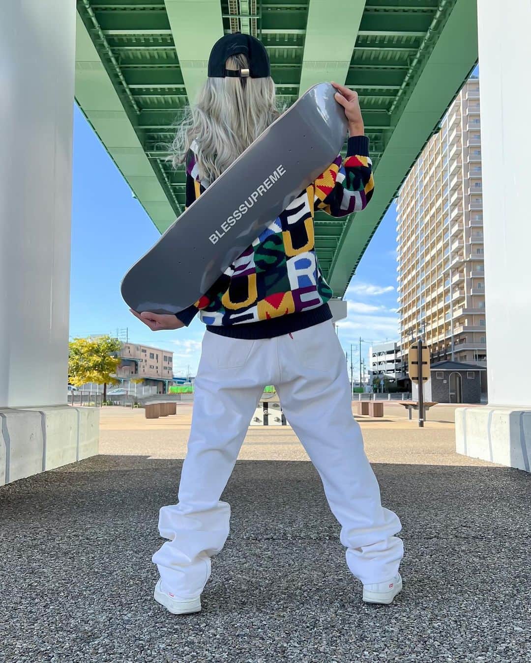 Supreme Mihoさんのインスタグラム写真 - (Supreme MihoInstagram)「♡♡♡ ✩ "BLESSSUPREME" ✔️BLESS Reflexology Skateboard ✔️Stone Island Denim 6-Panel ✩ ボコボコかわい👽🛹 ✩ #supreme  #bless  #シュプリーム」11月11日 12時41分 - miho_umeboshi