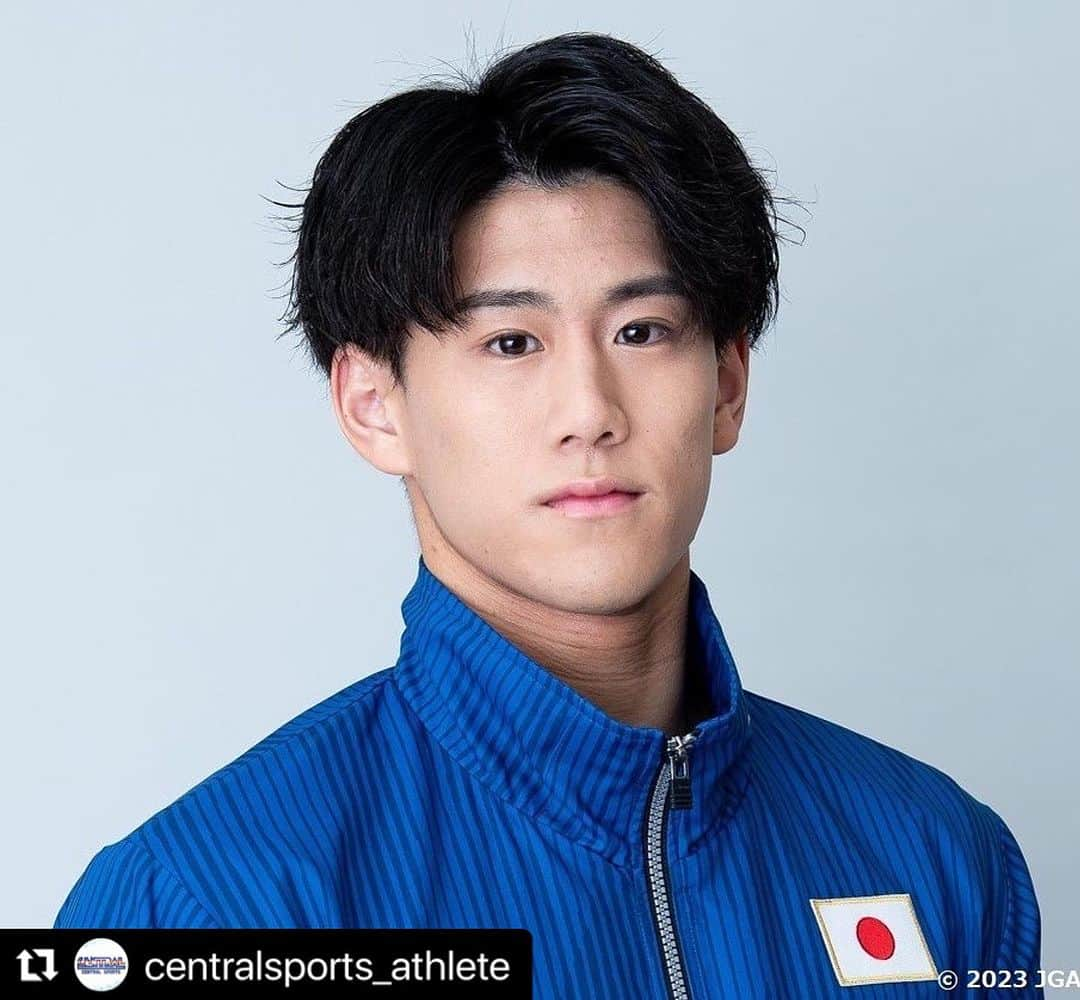 セントラルスポーツ公式アカウント フィットネス・スポーツジムのインスタグラム：「#Repost @centralsports_athlete with @use.repost ・・・ . 【 橋本大輝選手、新加入内定のお知らせ 】  この度、2020東京オリンピック体操競技男子個人総合及び種目別鉄棒金メダリストの橋本大輝選手（順天堂大学体操競技部）のセントラルスポーツ体操競技への加入が内定いたしました。  本件に関してのプレスリリースを本日11月11日11時11分に発表しております。  橋本選手の " 1 " へのこだわりを受けて、【 11月11日11時11分 】の発表となりました。  2024年4月より、"TEAM CENTRAL" に仲間が加わります。  新加入内定に関する橋本選手のコメントおよび詳細は、当社HPよりプレスリリースをご確認ください！ （URL: https://company.central.co.jp/news/2023/4956/）  引き続き、セントラルスポーツアスリートへの、熱いご声援をお願いいたします！  #centralsports #セントラルスポーツ @centralsports_official  #TEAMCENTRAL #centralsports_athlete #athlete #GoCENTRALSPORTS #私たちTEAMCENTRAL #swimming #gymnastics #diving @hasshii_807」