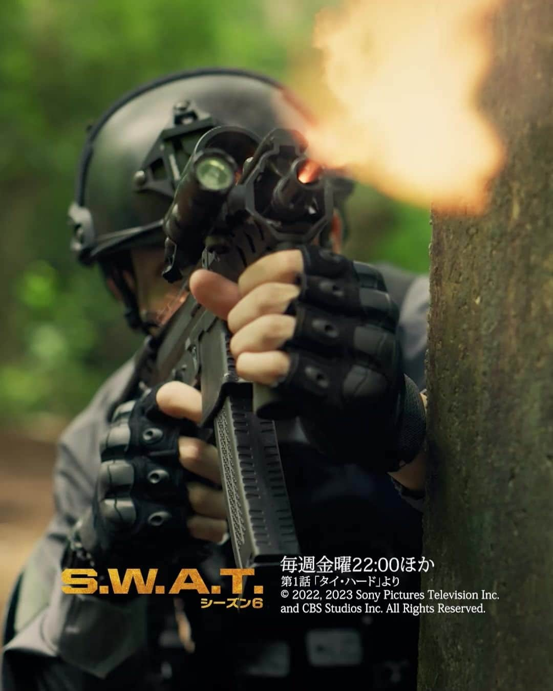 スーパー！ドラマTVのインスタグラム：「SWATが見せる銃撃戦で神射撃連発！？ #SWAT #海外ドラマ  大人気海外ドラマ「S.W.A.T. シーズン6」の名シーンをご紹介！今回は第1話よりピックアップ。 海外ドラマ専門チャンネル『スーパー！ドラマＴＶ』だけで毎週(金)夜10時ほか独占日本初放送中！スカパー！、ケーブルテレビ、ひかりTV、auひかりテレビで視聴可能！」