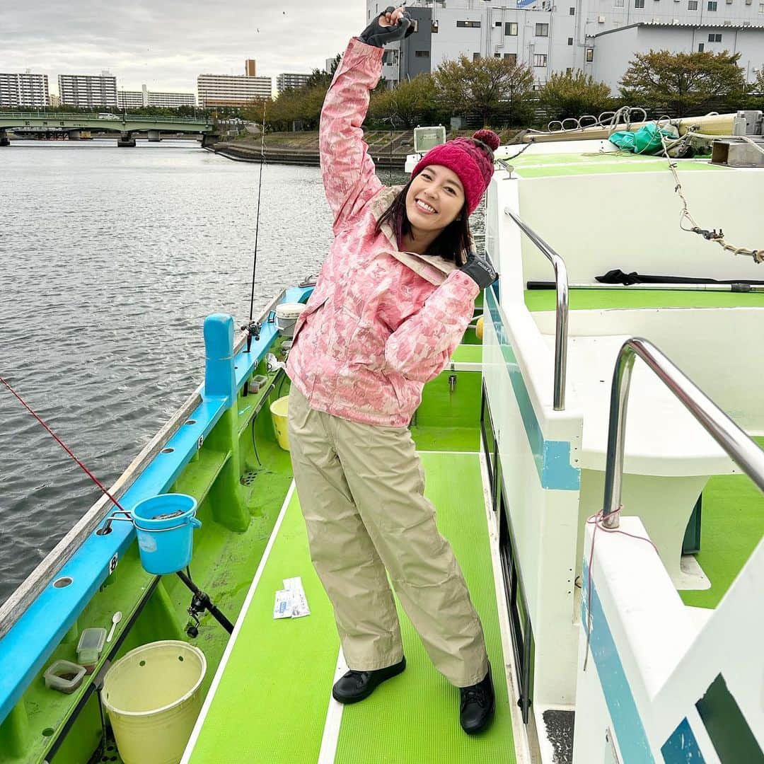 神田愛花のインスタグラム：「さぁ☀️ 今日は釣るぞー🎣  #NYC #ニューヨーク #Barbie #バービー #pink #ピンク #海釣り #釣りガール #神田愛花」