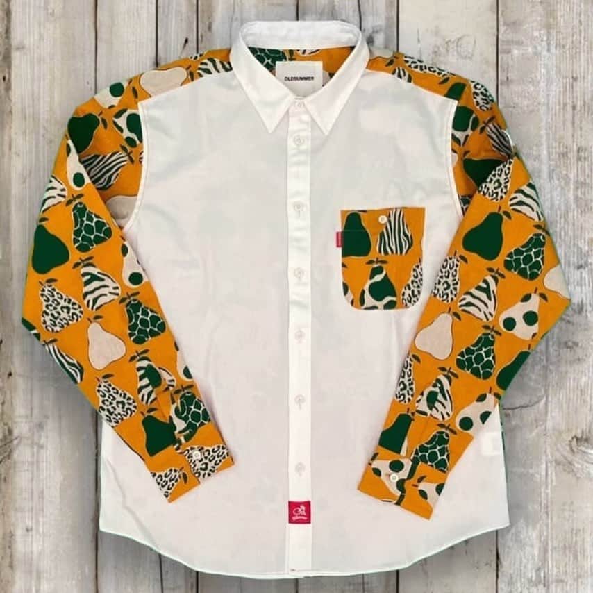 OldSUmmerのインスタグラム：「新作！  「ラフランスシャツ」  12時より発売中！  「無地✕手描き風のラフランス」の上品で洗練されたユニークなデザイン！  ちょっと差がつく大人シャツコーデにぴったりの１枚！  コットンオックス地のしっかりとした通気性のよい生地感で、オールシーズン活躍！  #アロカジ#alohacasual  #スタイリスト #純子さん  #Hawaii #wikiki #palmtree #beach #湘南 #アロハ#児島 #ジーンズ#madeinjapan #redwing #アメカジ #ジーパン #ootd  #fashion  #instafashion #vintage#リンクコーデ#アメカジコーデ#ジーパンコーデ#ビンテージ#ビッグサイズ#大きいサイズ#ラフランス#コットンオックス地」