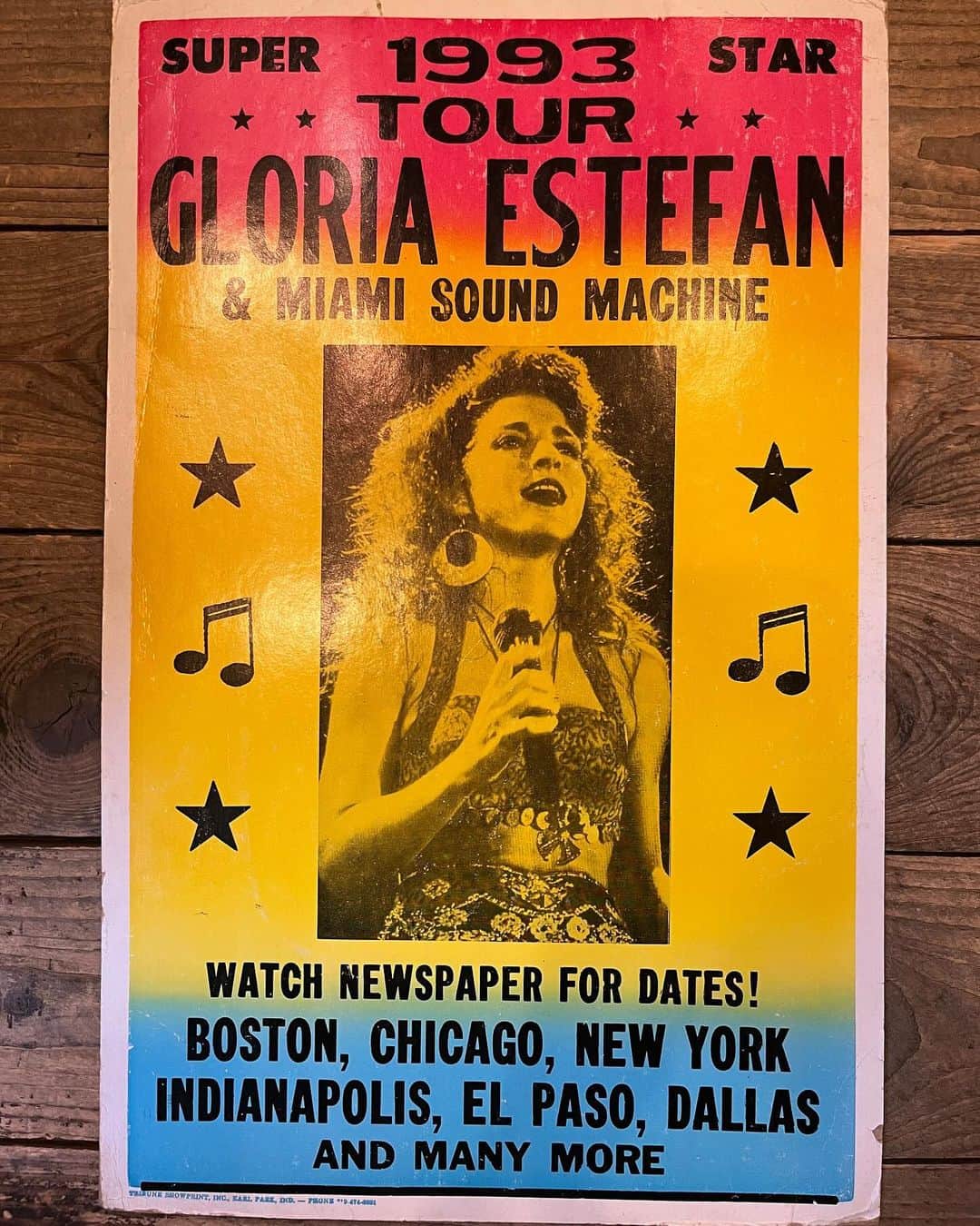 kiarrysのインスタグラム：「1990’s  Vintage Live Tour sign New in . 公演前に街角に無造作に貼られる捨て看板、良きローカル感。」