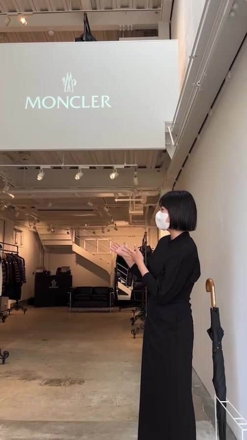 【ANN DE ARKのインスタグラム：「MONCLER MORE VARIATION FAIR  明日11月12日（日）まで、WEEKEND SHOPにて《 MONCLER（モンクレール）》モアバリエーションフェアを開催いております。  期間中は、普段取り扱いのない《 モンクレール 》の人気モデルを豊富に取り揃え、ARKnetsでのみ展開されるエクスクルーシブアイテムもお披露目となります。  また、今回初となるレディースモアバリエーションイベントも同時開催。  さらに、開催期間中は、ARKnetsポイントを通常の10倍プレゼントいたします。  ぜひこの機会にご来店ください！！」