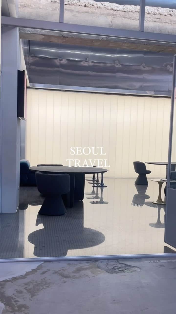 Lilmeのインスタグラム：「Korea travel mini vlog 🇰🇷 1人でいろんな場所に行ってインテリアや雑貨を見に行った日。 自分が好きな空間をイメージしたらワクワクしてきた。 いろんな場所で自分が好きなことを表現出来る私になりたいな〜  #Koreantravel#Koreantrip#Seoultravel#韓国旅行#韓国旅行#일본여행#ソウル旅行#インテリア#インテリア雑貨#인테리어소품」