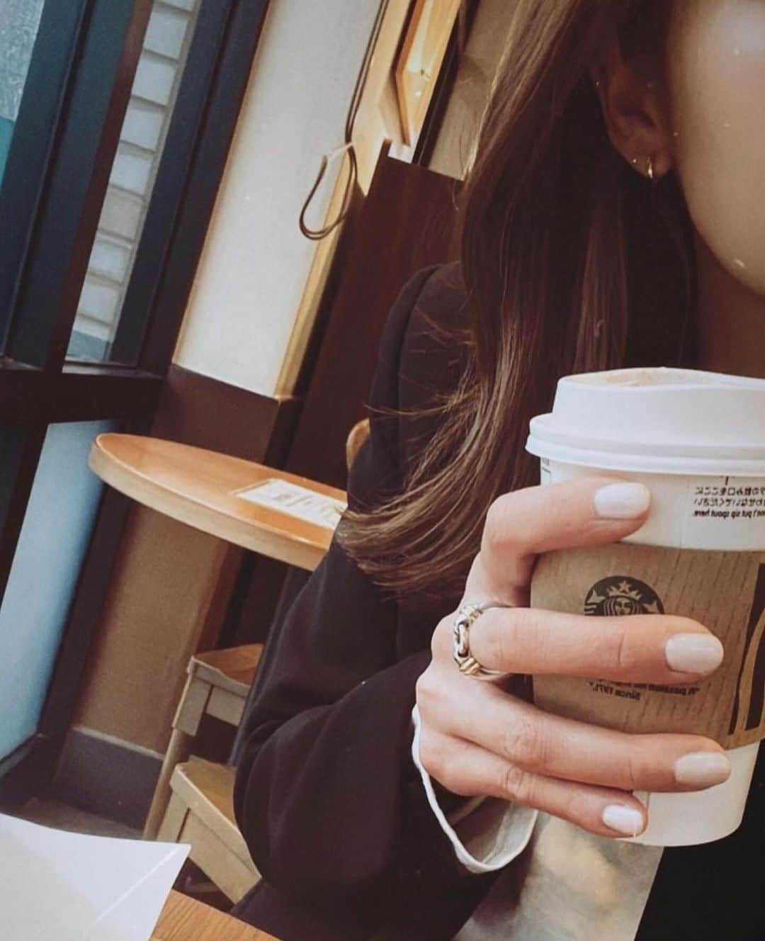 山本明果のインスタグラム：「🥛☕️🧸🎶 ⠀ ⠀ 髪長かったなー 伸ばそうかなー な2枚目 ⠀ ⠀」