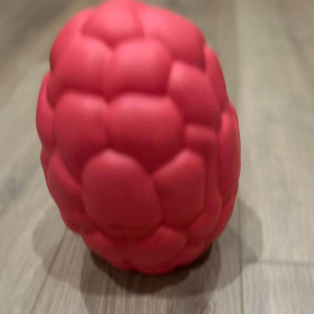 陳冠希のインスタグラム：「THE BEST THINGS IN LIFE ARE ….. $34.99 and INCLUDES A LARGE DRINK AND POPCORN #flerken #captainmarvel2」