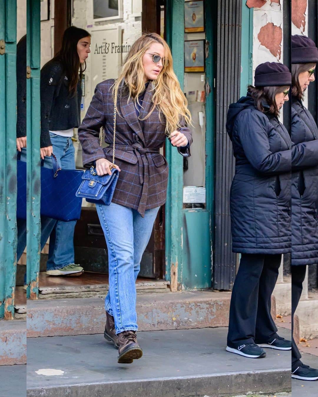 Just Jaredさんのインスタグラム写真 - (Just JaredInstagram)「Blake Lively dressed for the autumn weather while running errands on Thursday in New York City. Head over to JustJared.com for more photos! #BlakeLively Photos: Backgrid」11月11日 14時41分 - justjared