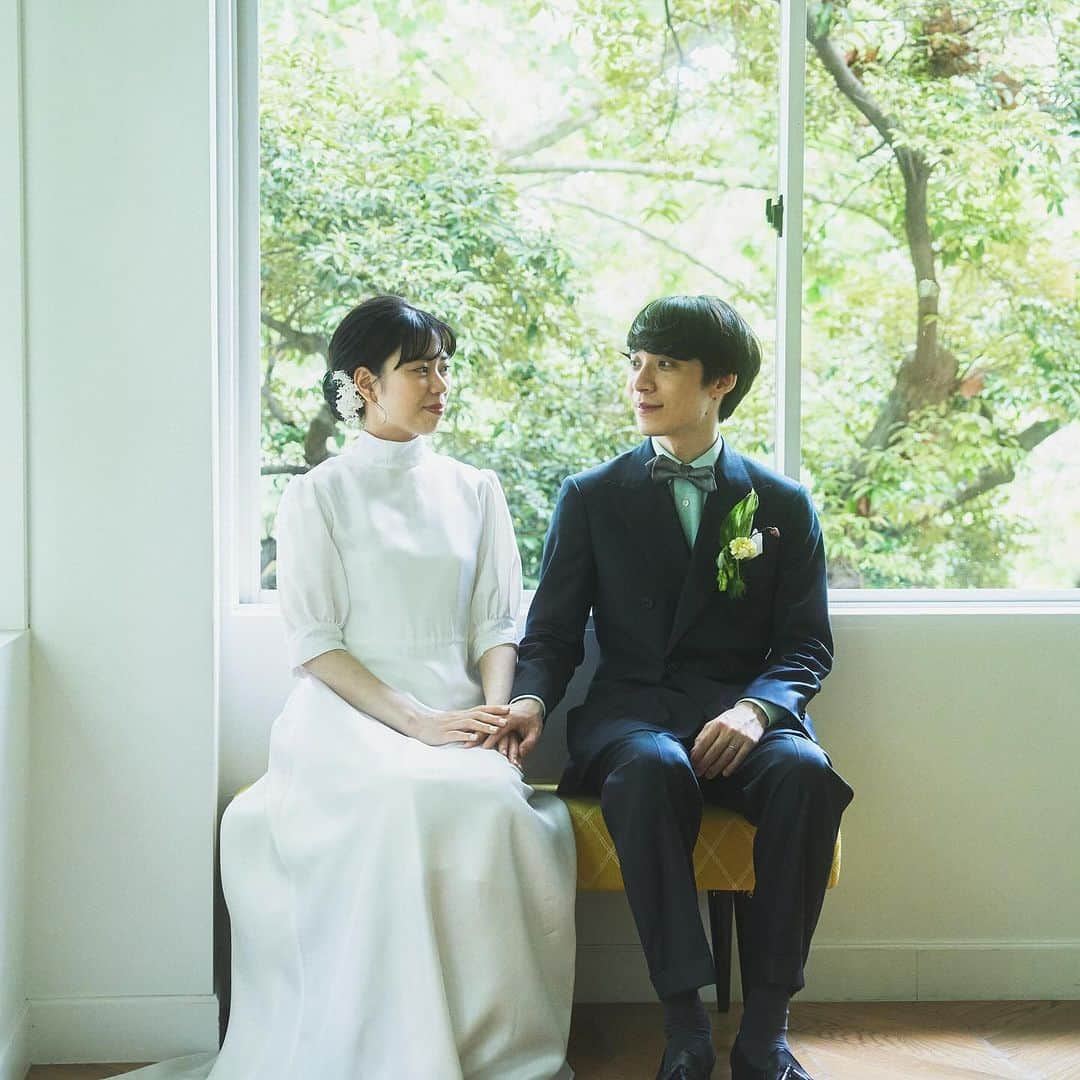 日比谷パレスさんのインスタグラム写真 - (日比谷パレスInstagram)「. HIBIYA PALACE WEDDING  小説の一コマ . . 都会の喧騒、日比谷公園の緑 小説の一コマのような時間を . #hibiyaoalace #日比谷パレス #日比谷公園 #ガーデンウェディング #レストランウェディング #日比谷カフェ #日比谷ランチ #大人婚 #2023春婚 #2023夏婚 #2023秋婚 #東京結婚式 #日比谷結婚式 #weddingphotography」11月11日 14時59分 - hibiyapalace_wedding