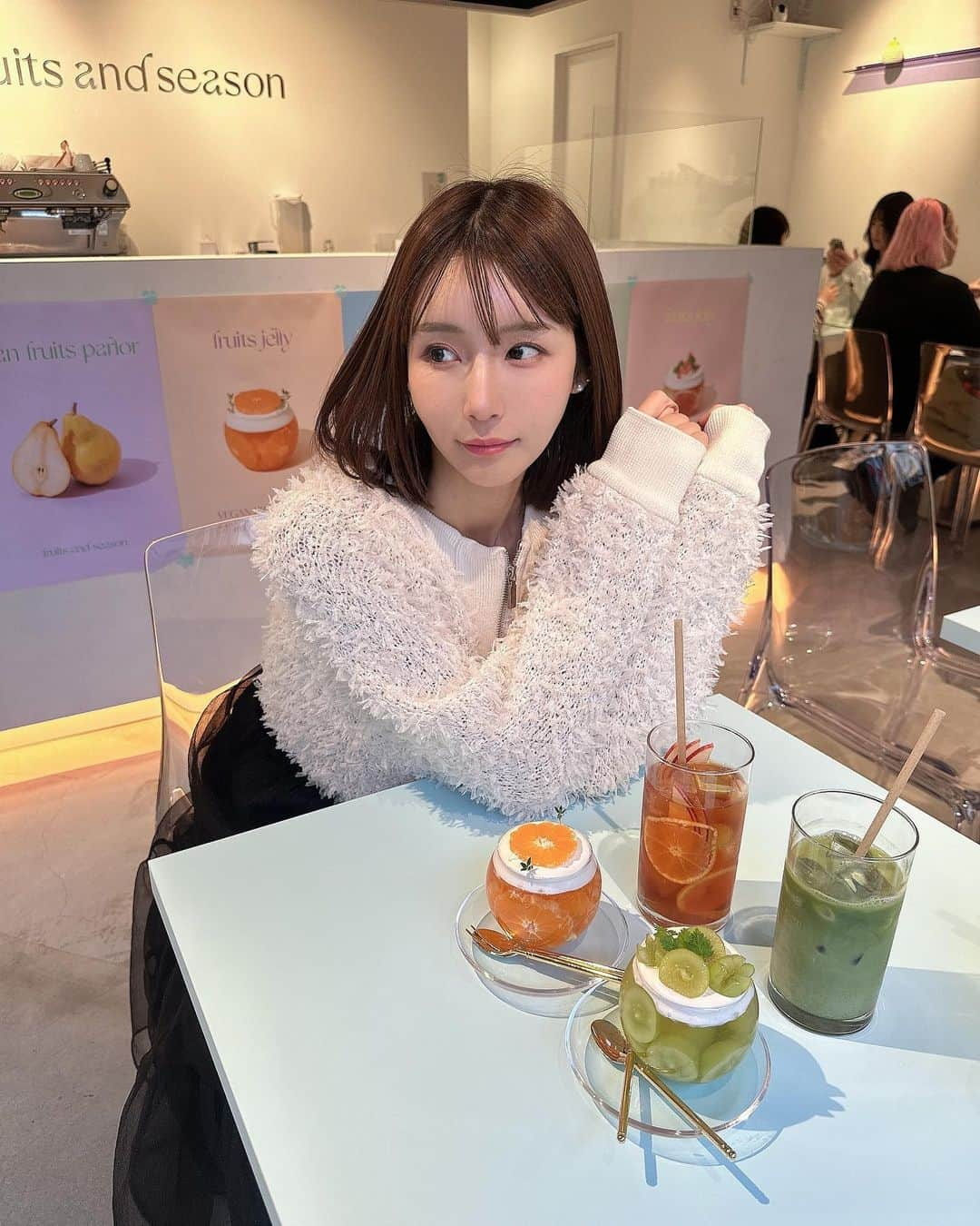 蒼川愛さんのインスタグラム写真 - (蒼川愛Instagram)「フルーツサンドがマイブームで🍇🍓🍑🍉 すきぴちゃんと甘いもの活動してきた🫶🏻 @purinnn101   . . . #恵比寿カフェ #恵比寿 #恵比寿カフェ巡り #カフェ #フルーツサンド」11月11日 15時38分 - tougarashi_suki