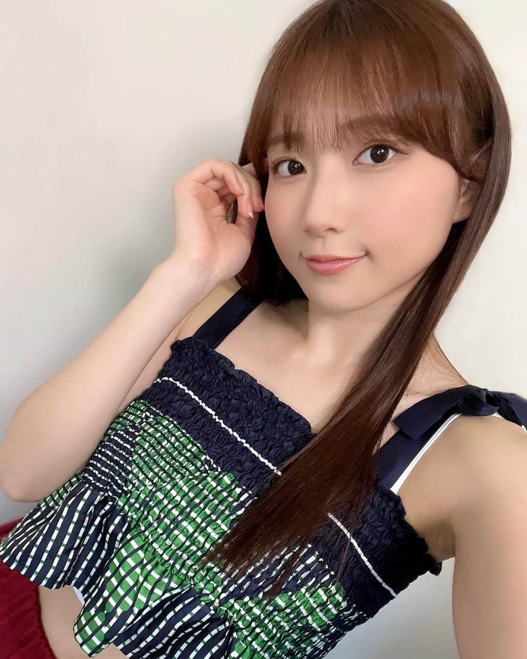 のインスタグラム：「#週刊FLASH  紙面のインタビュー読んでくれましたか…？ 半分くらいIMOのことで笑ってしまった🤣🤣  デジタル写真集にちょうちんブルマを着た写真が沢山載ってて嬉しい〜！！お気に入り🫶 #ちょうちんブルマ」