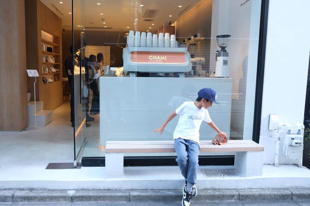 奥田順子さんのインスタグラム写真 - (奥田順子Instagram)「２年ぶりの奈良。  かわいいカフェが出来てました🦌  白いカヌレは、チーズケーキ🍴  #奈良カフェ#chami#奈良」11月11日 15時59分 - okuda_junko