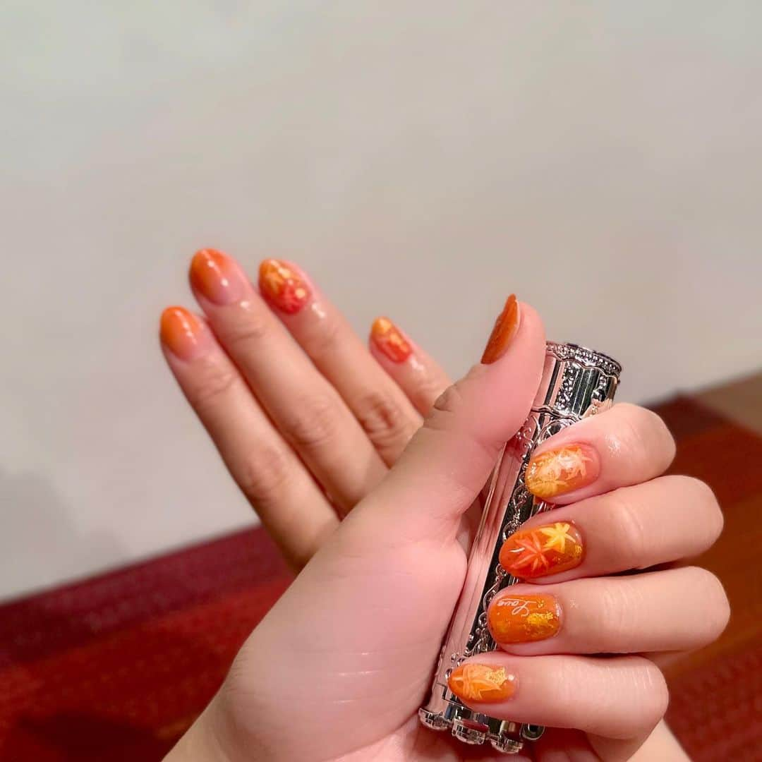 三浦優奈さんのインスタグラム写真 - (三浦優奈Instagram)「🍁紅葉ネイル🍁 セルフネイルでやってます💅  #三浦優奈nails  #ネイル #ネイルデザイン #ジェルネイル  #セルフジェルネイル #セルフジェルネイル初心者 #セルフジェル #nails #nailart #naildesign #naildesigns #秋ネイル #秋ネイルデザイン #秋ネイル2023 #autumnnails #紅葉ネイル #紅葉 #こうよう #こうよう🍁 #紅葉狩り #もみじ #もみじネイル #オレンジネイル #orangenails #黄色ネイル #yellownails #brownnails #selfnail #selfnails #nailsnailsnails」11月11日 16時05分 - yuna_miura