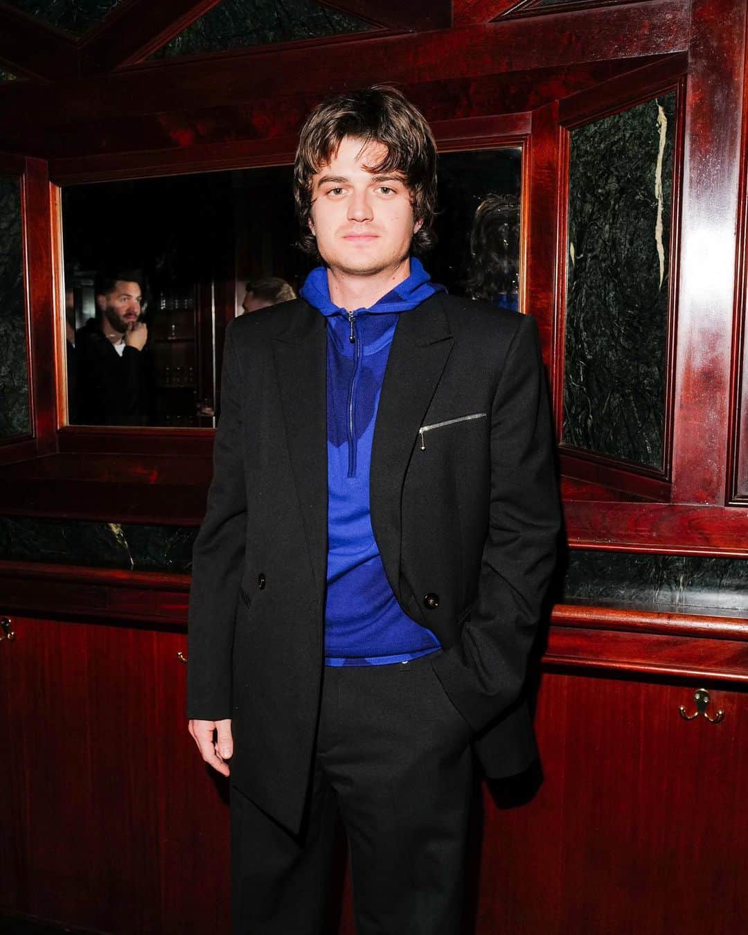 Just Jaredさんのインスタグラム写真 - (Just JaredInstagram)「Burberry held a launch event for its Knight Bar takeover on Thursday in New York City. Cara Delevingne, Karlie Kloss, Gabrielle Union, and Joe Keery were among the many celebrities present! Head over to JustJared.com for more photos. #CaraDelevingne #KarlieKloss #GabrielleUnion #JoeKeery #Burberry Photos: Sansho Scott/BFA.com」11月11日 16時17分 - justjared