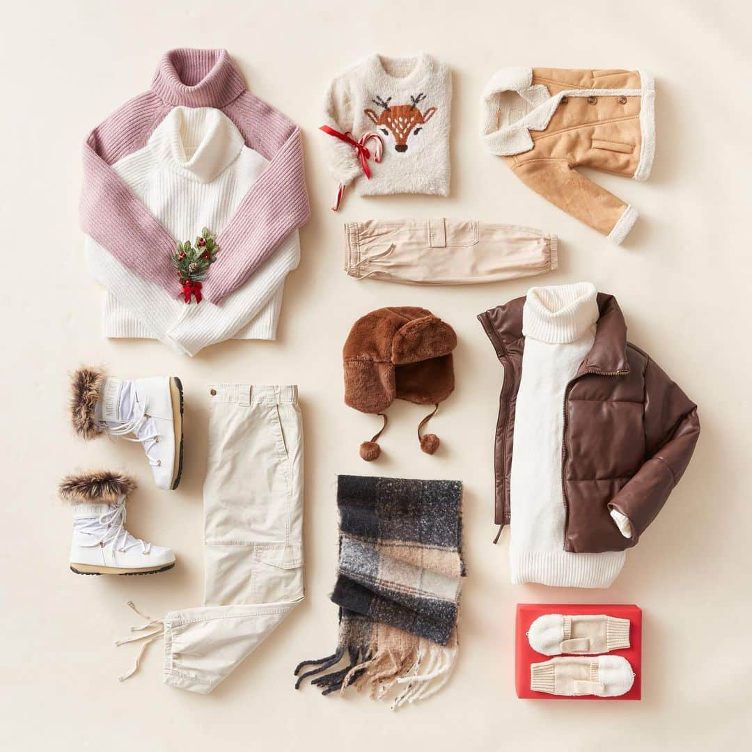 Old Navyさんのインスタグラム写真 - (Old NavyInstagram)「sending you toasty blanket crunchy leaf peppermint hot chocolate campfire energy  #giftsforher #wishlistideas #cozycore」11月12日 3時04分 - oldnavy