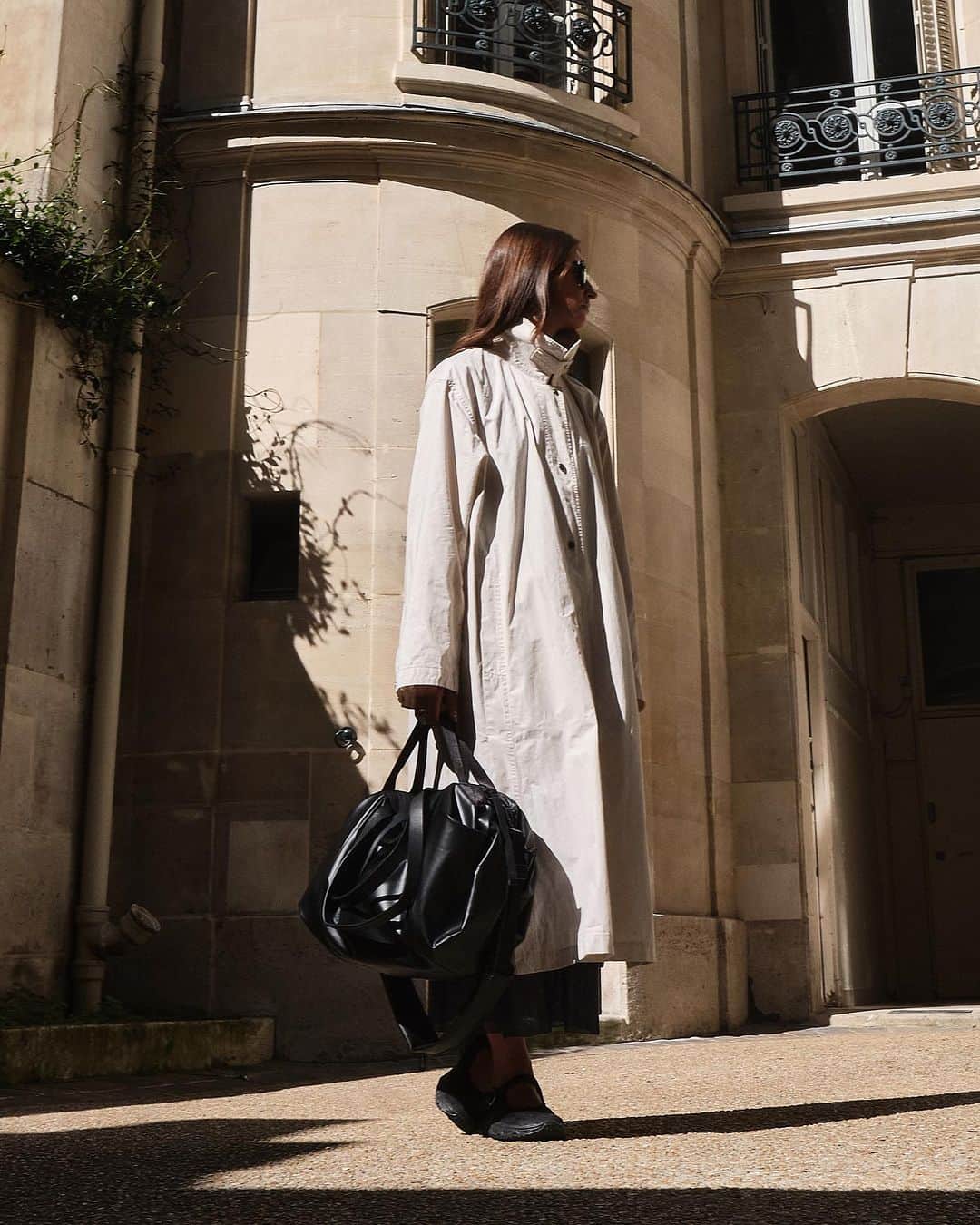 コートエシエルのインスタグラム：「The OBION “Raven” from our Fall/Winter ‘23 editorial shot in Paris.  Available to purchase from www.coteetciel.com」