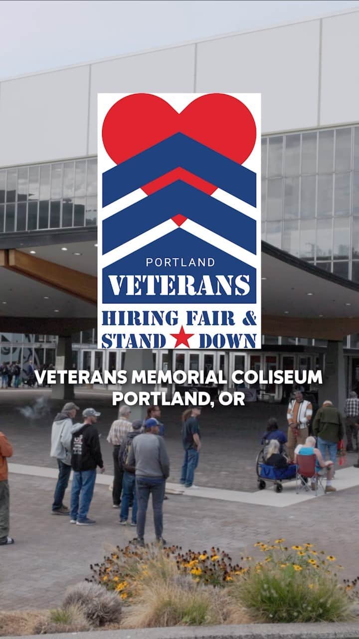 のインスタグラム：「This Fall, a group of Columbia Sportswear employees put their volunteer hours to use at the Portland Veterans Stand Down event. The event, organized by @transitionprojects, honors and supports Veterans, many of whom are often either experiencing or at risk of homelessness. Many members of the Oregon community came together to provide support through a variety of resources including Employment, Health & Wellness, Veteran Intake for Programs & Services, Pet Care, and more. Our Employee Resource Group, BRAVO (Bringing Representation and Valor to the Outdoors), has participated in the event for the past 3 years and looks forward to continuing their support through volunteer opportunities and product donations.  Today, we recognize and thank our Veterans for their service. Happy Veterans Day!」