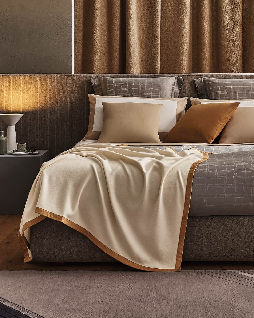 フレッテのインスタグラム：「A testament to Frette's mastery in intricate jacquards, the new Odyssey collection is crafted from 100% cotton. Pair harmoniously with neutral tones for an ethereal, elegant bed ensemble.⁠ ⁠ #Frette #MomentsOfDreaming」
