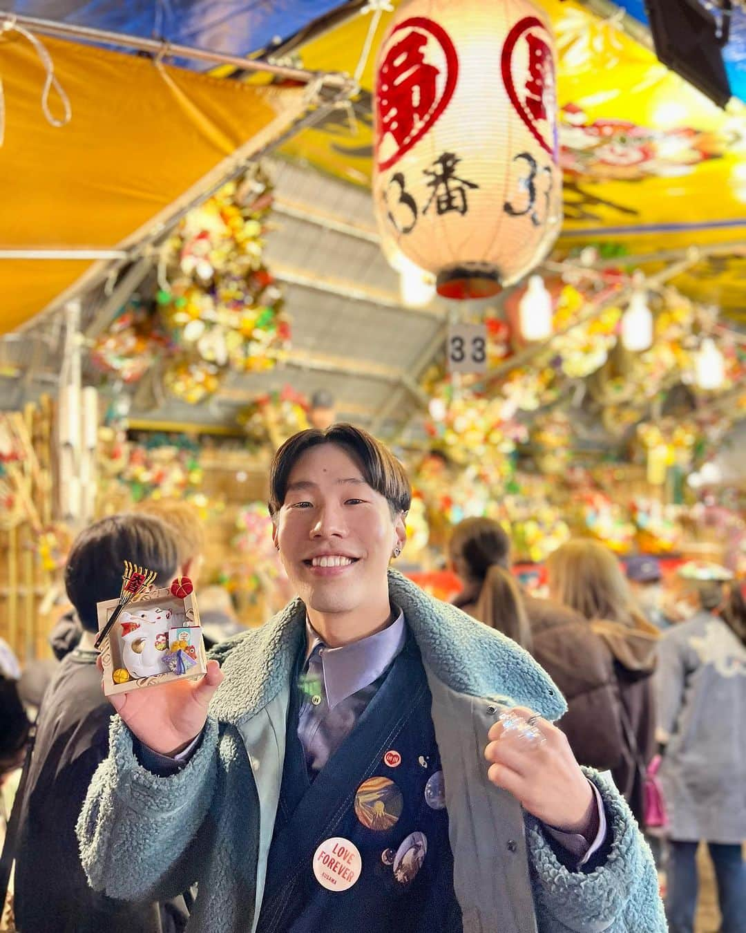 坂口涼太郎さんのインスタグラム写真 - (坂口涼太郎Instagram)「⛩️🥇🎖️🏅🏵️🎏🪭🎎🧧🐲 #酉の市 #神との契約 #二年目 #花園神社」11月12日 2時12分 - ryotarosakaguchi