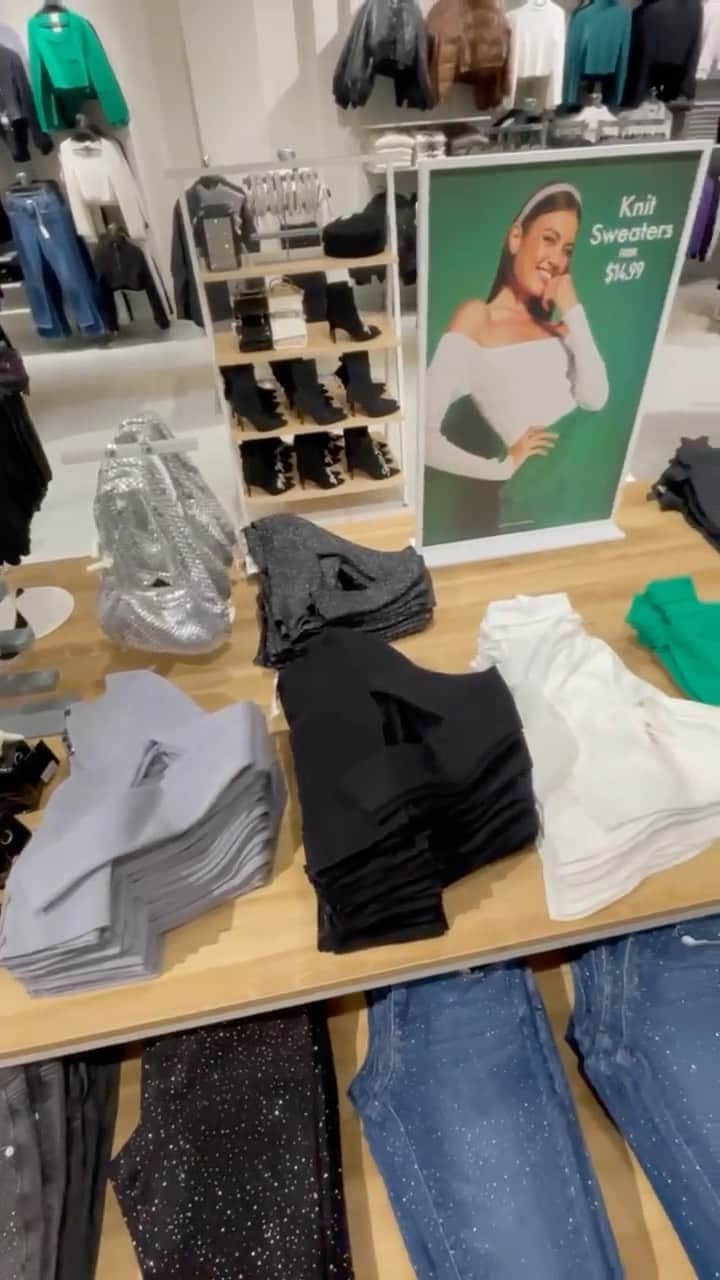FOREVER 21のインスタグラム：「Now Trending 💚   STORE LOCATION📍: Montgomery Mall (Bethesda, MD)⁠ #instoreshoppingisfun #f21finds #forever21 #newarrivals」