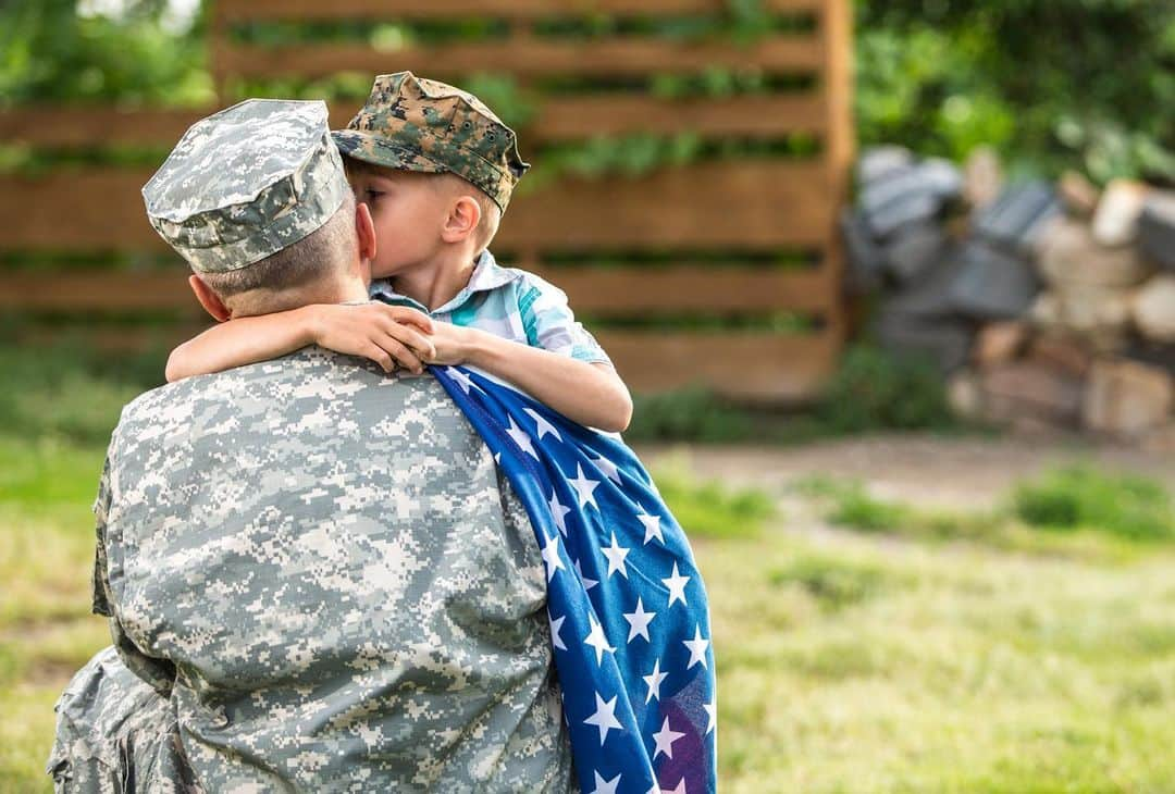 クリス・プラットさんのインスタグラム写真 - (クリス・プラットInstagram)「Happy Veterans Day! Today, we salute the men and women in uniform who have volunteered to step into harm's way to protect our way of life. Every nation on Earth has problems, including ours. However, the United States of America, the grand experiment built on the foundation of liberty, justice, and freedom, is as close to perfection today as any country has been in history. Yet, we are still far away. If you want to disagree, you can do so loudly, free from violence or imprisonment. That’s America—the town square where ideas can be shared and debated! Unfortunately, that is not the case around the globe, where dissent is met with violence and imprisonment. Do not take that for granted. It’s each of our civic duty to drive this nation closer to perfection. In my opinion, that starts with showing gratitude to those who paved the way and to those who serve and finding a way to be of service ourselves. Thank a Veteran today. The freedoms we often take for granted, our shot at the American Dream—we owe it to the valorous acts of warriors in uniform. Don’t forget that. Okay, Dad! We get it! #VeteransDay   Photo Credit: Shutterstock」11月12日 2時36分 - prattprattpratt