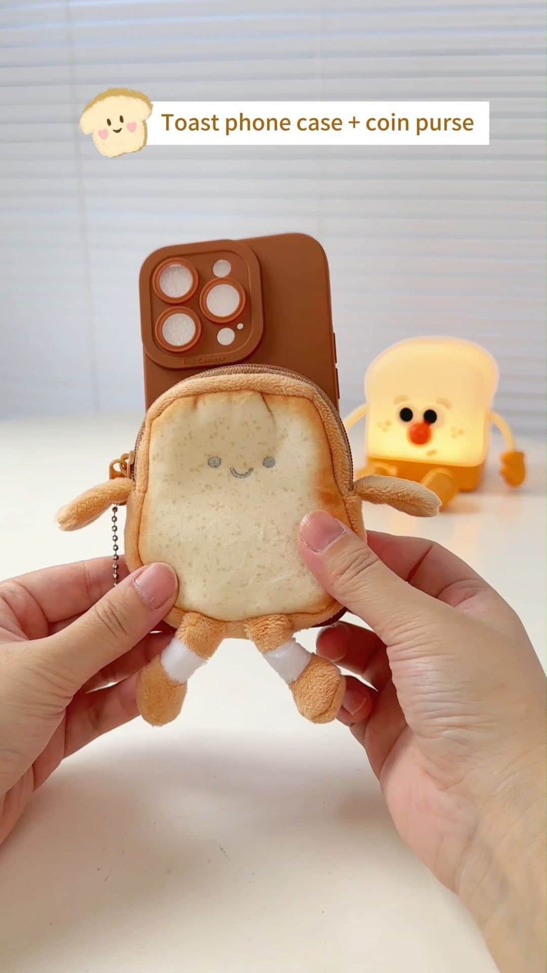 SHEINのインスタグラム：「You might say it's the best thing since sliced bread 😏🍞📱  🔎 17255759  #SHEIN #SHEINforAll #SHEINstyle #fashion #chic #saveinstyle」