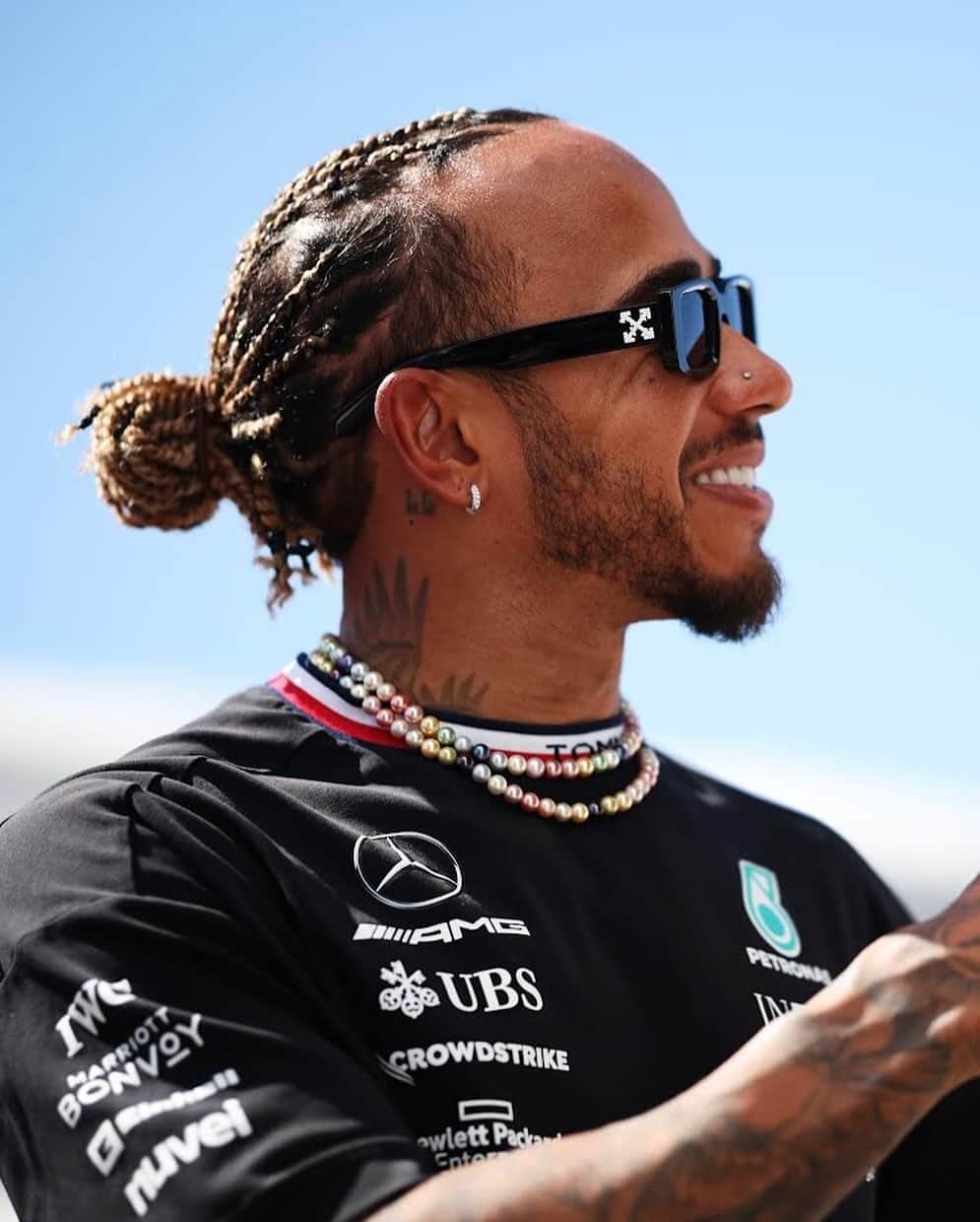 OFF-WHITE C/O VIRGIL ABLOHのインスタグラム：「[found image] @lewishamilton wears Off-White™ “Arthur” sunglasses」
