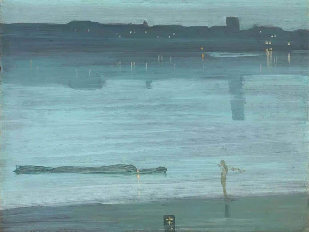 テート・ギャラリーのインスタグラム：「🌙✨ In James Whistler's moonlit scenes, known as 'Nocturnes', the artist aimed to capture the beauty and tranquillity of the Thames by night. Anna Whistler, the artist's mother, described how her son painted the artworks after feeling struck by seeing the river 'in a glow of rare transparency an hour before sunset'.   Whistler applied the paint quickly, wet on wet, producing a smooth, almost translucent, sheen to its surface. The paintings also reflect the influence Japanese woodblock prints had on the artist. This can be found by the relatively small range of colours used as well as the butterfly device in the lower half of the paintings, which Whistler used as his signature. You can enjoy both artworks on free display at Tate Britain. 🏛️  🌊 Nocturne: Blue and Silver – Chelsea, 1871  🎨 Nocturne: Blue and Silver – Cremorne Lights, 1872」