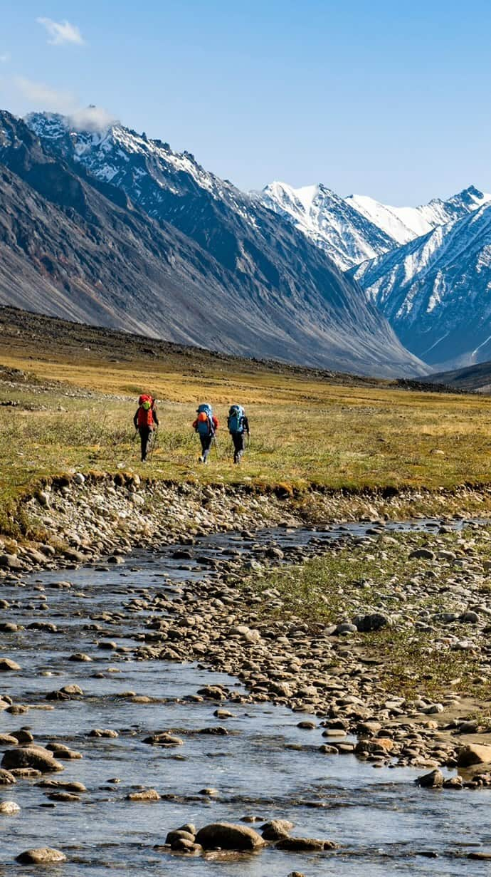 patagoniaのインスタグラム：「More mining and drilling in America’s Arctic will push us away from a livable Earth and toward climate chaos. Alaska is home to rich biodiversity and Native communities who rely on its land and waters for subsistence and has long been a playground for those who love the outdoors.   Right now, you can help protect our climate, local communities and biodiversity in three areas under threat in Alaska.  * Arctic National Wildlife Refuge  * National Petroleum Reserve  * Brooks Range  Learn more about these critical areas in Alaska that need your support through link in bio.   Photos: Keri Oberly (@kerioberly), Peter Mather, Austin Siadak (@austin_siadak)」