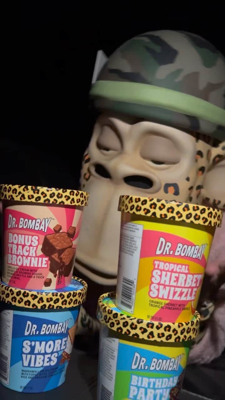 スヌープ・ドッグのインスタグラム：「Back to your Freezer 🤣😂🍦 @officialdrbombay @drbombaysnax @octobertheking」