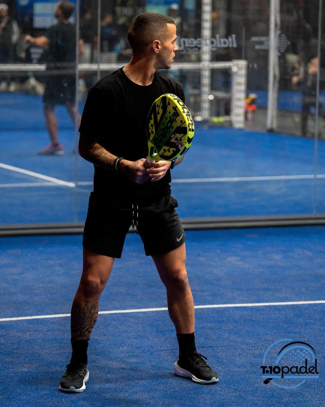 セバスティアン・ジョヴィンコのインスタグラム：「@sebagiovincoofficial Is Ready to Play in our 2023 November Padel Tournament! STAY TUNED FOR MORE PICTURES💥🎾」