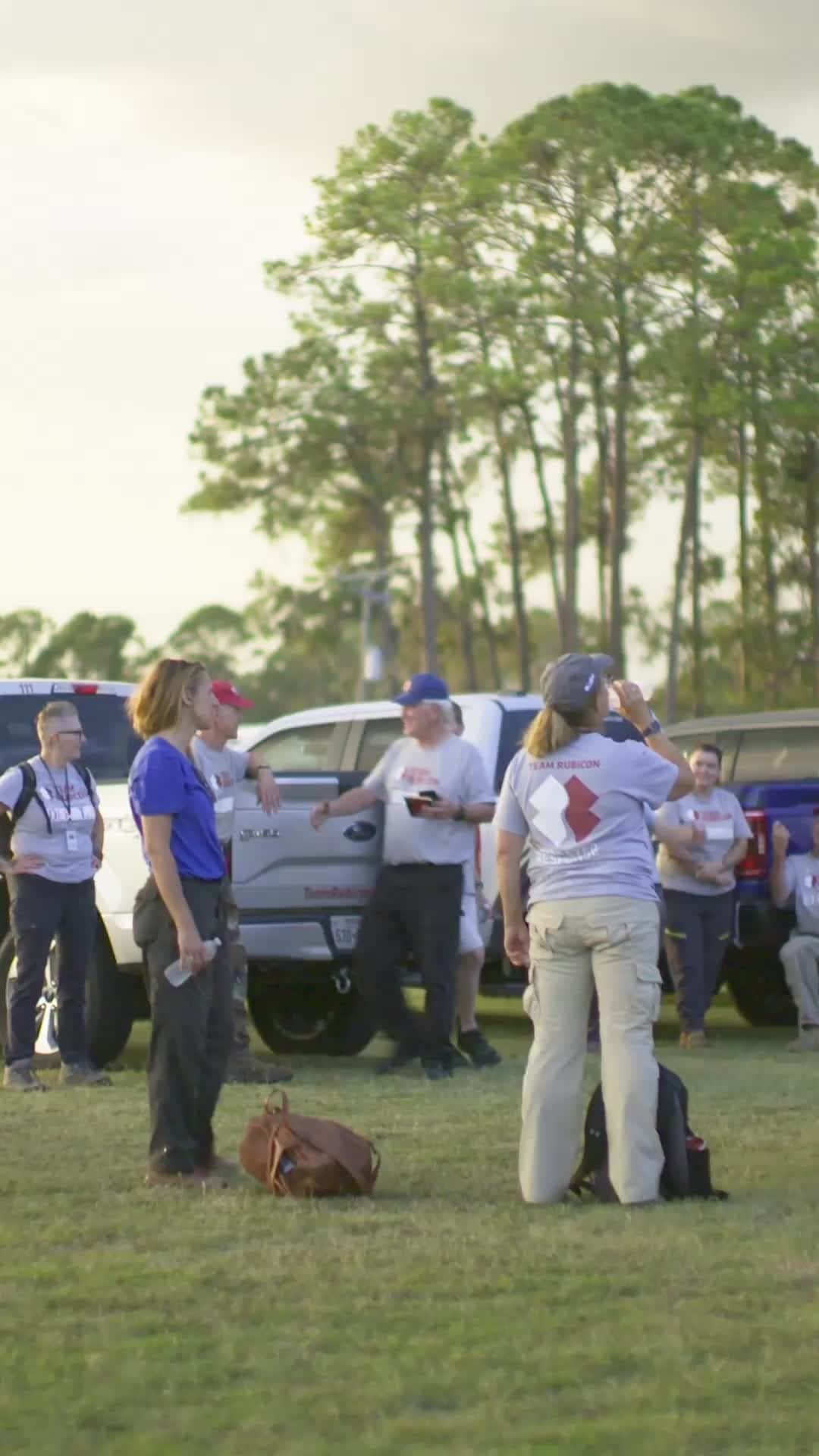 Fordのインスタグラム：「This Veterans Day and every day, we thank the members of Team Rubicon®, a veteran-led organization on the frontlines of disaster relief.   Disclaimer: See owners manual for important operating instructions. Optional equipment shown throughout. Custom wrap shown. Not for sale.」
