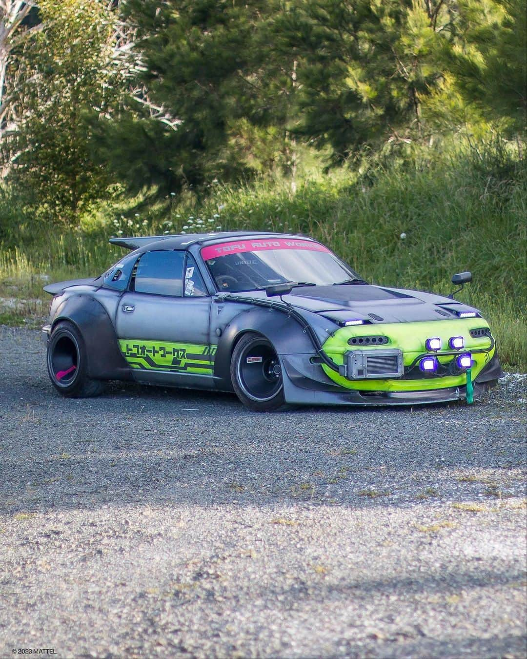 Hot Wheelsさんのインスタグラム写真 - (Hot WheelsInstagram)「Meet the 2023 #HotWheelsLegends Tour Global Finale Winner: Chris Watson, with his 1990 Mazda MX-5 roadster (aka The CHIMERA).   Hailing all the way from New Zealand, the CHIMERA will now be immortalized as a Hot Wheels Legend at 1:64 scale and sold around the world.   After battling it out for the top spot, our judges agreed it checked all the boxes:   ✅ Creativity ✅ Authenticity ✅ Garage Spirit   Are you looking forward to adding this Legend to your Hot Wheels collection? Let us know!」11月12日 3時00分 - hotwheelsofficial