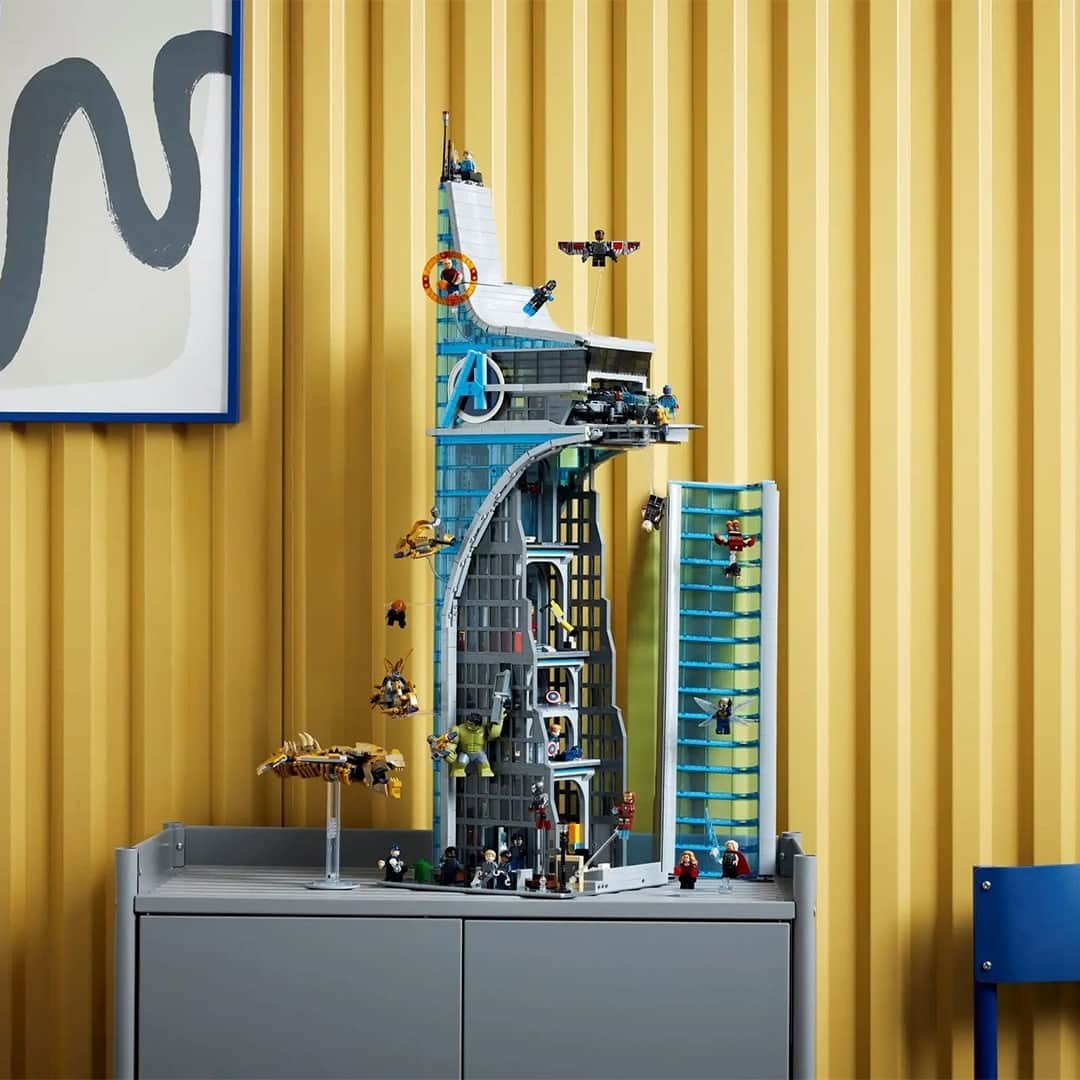 HYPEBEASTさんのインスタグラム写真 - (HYPEBEASTInstagram)「Avengers assemble! ⁠ ⁠ @lego has teamed up with @marvel once again for a 5,200-piece Avengers Tower set. Standing at nearly three feet tall, the set features a series of dioramas drawing from key scenes set in Avengers Towers. ⁠ ⁠ The Lego version is the 17th-largest set from the toy company and comes complete with 31 minifigures, including a Minifig of Marvel Studios head Kevin Feige. Other characters include Iron Man, Captain America, The Hulk, Loki, and more.⁠ ⁠ Priced at $500 USD, the set will be available starting November 24.⁠ Photo: Lego」11月11日 18時10分 - hypebeast