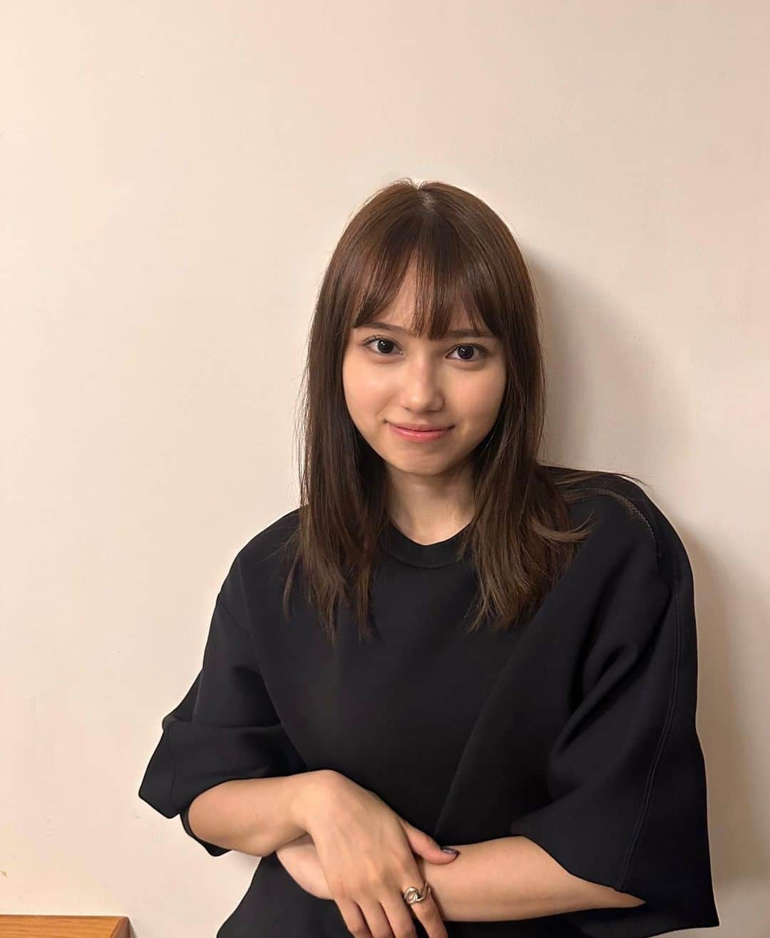 黒崎レイナのインスタグラム：「私事ですが、本日誕生日を迎えました。  沢山の温かいメッセージをありがとうございます🪻  いつも応援してくれる皆様に心より感謝申し上げます。  黒崎レイナ」