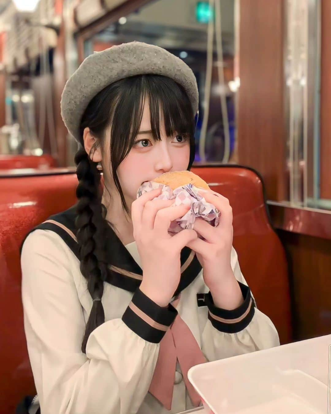 むめいのインスタグラム：「🍔🍟」