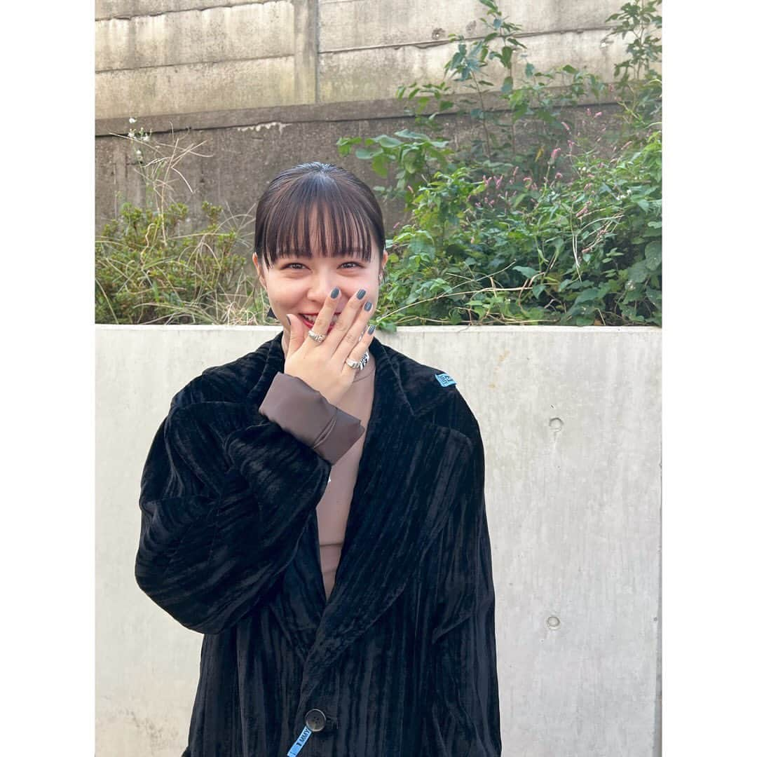 莉子さんのインスタグラム写真 - (莉子Instagram)「最近のお衣装です🚶　 いつもありがとうございます🪐 @misaki28t 🦕」11月11日 18時28分 - riko_riko1204