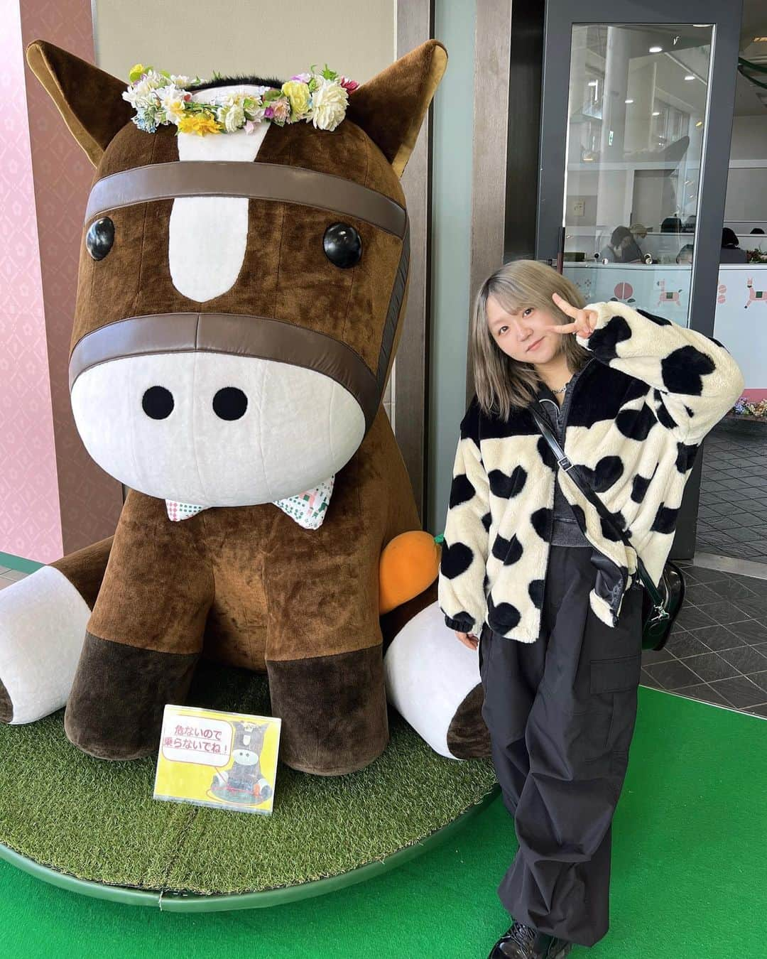 ちょこばななのインスタグラム：「アオラキくんが福島競馬場に来るって知って行ってきた🙌💫 近くで見れて嬉しかった😭🩵 . #福島競馬場#福島競馬#福島#競馬場#umajo#競馬#umajospot #selfie#ootd#데일리#좋아요#셀카#셀스타그램#셀피#148cm#冬コーデ#ぽっちゃり#ぽっちゃりコーデ#pageboy#JEANASIS#cider#heather#drmartens#プチプラ#競馬女子」