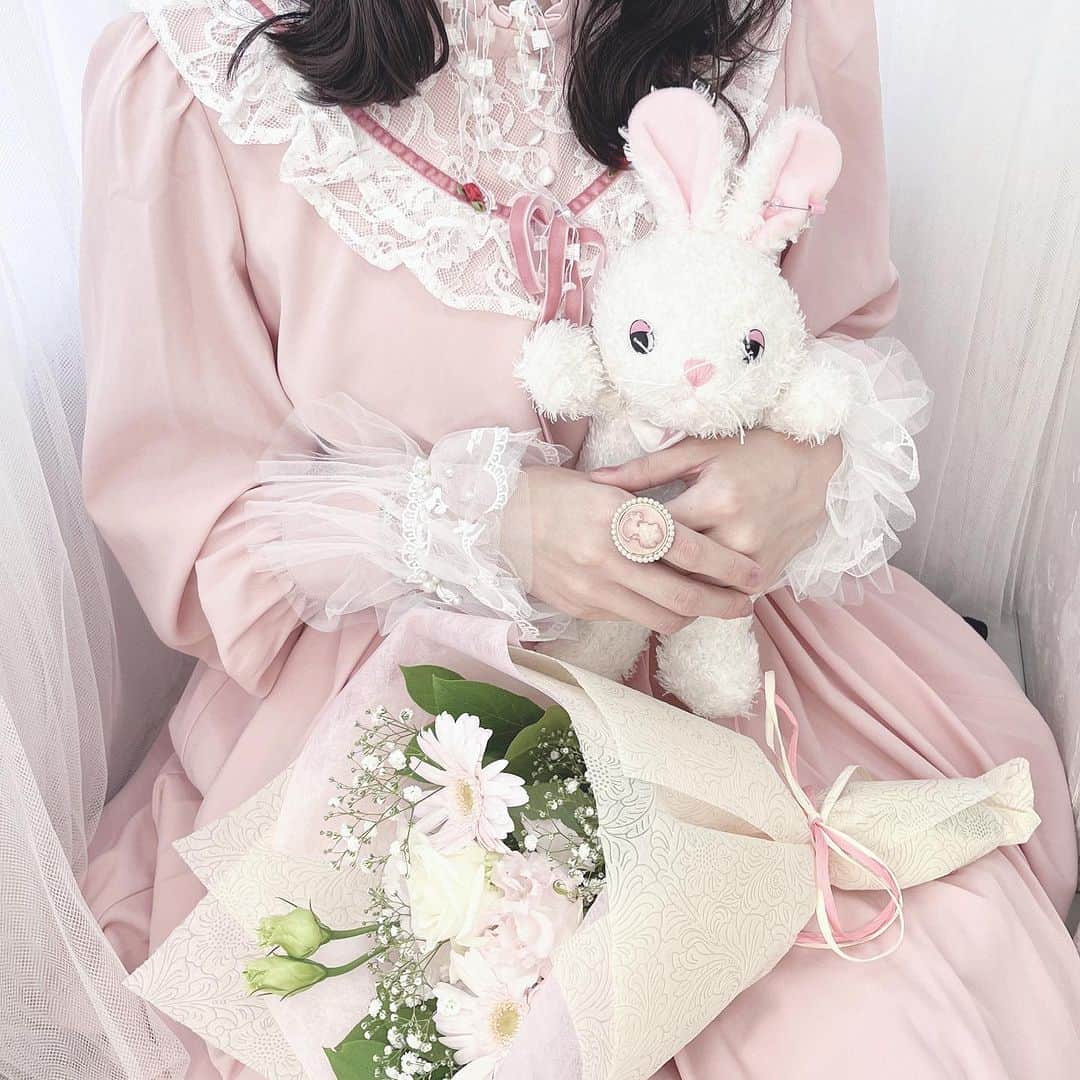 堂本千晴のインスタグラム：「🐰🎀💐🤍」