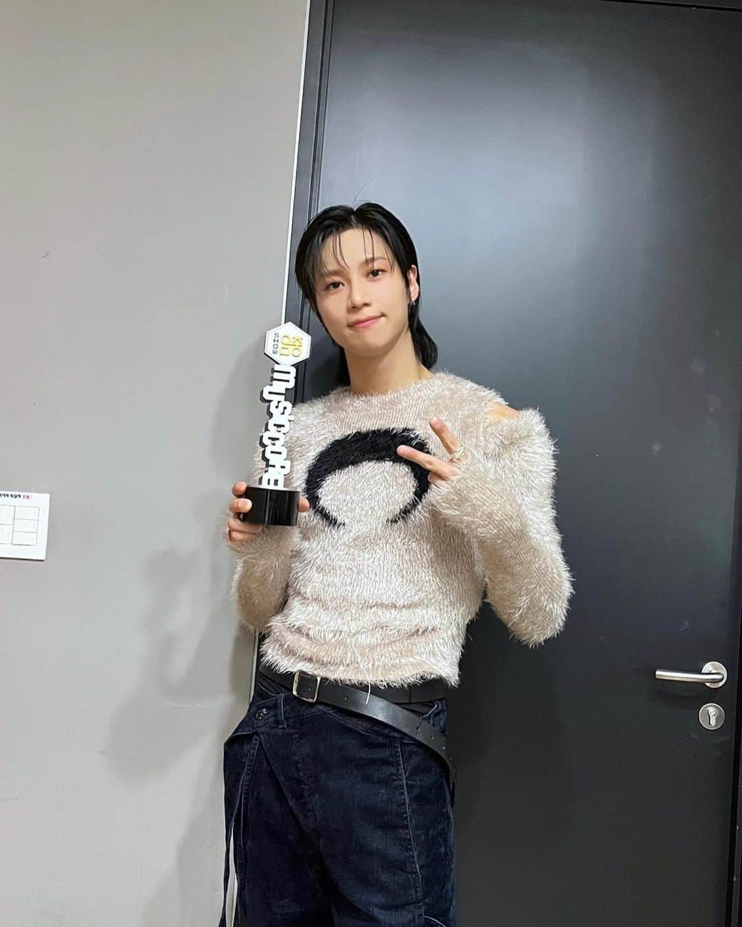 SHINeeのインスタグラム：「Thank you SHINee WORLD🩵   #TAEMIN #태민 #SHINee #샤이니 #Guilty #TAEMIN_Guilty」