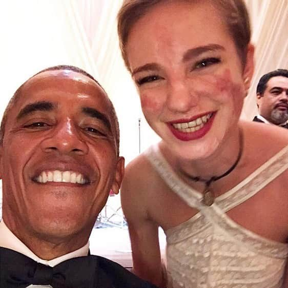 マッテオ・レンツィさんのインスタグラム写真 - (マッテオ・レンツィInstagram)「Una notte di quindici anni fa il mondo capisce che in America nulla sarebbe stato come prima: Barack Obama diventa il 44° inquilino della Casa Bianca. Dalla PlayStation al vino toscano, dalle incomprensioni alla cena di Stato: il mio personale ricordo del Presidente Obama su Il Riformista.  Link nelle storie」11月11日 18時50分 - matteorenzi