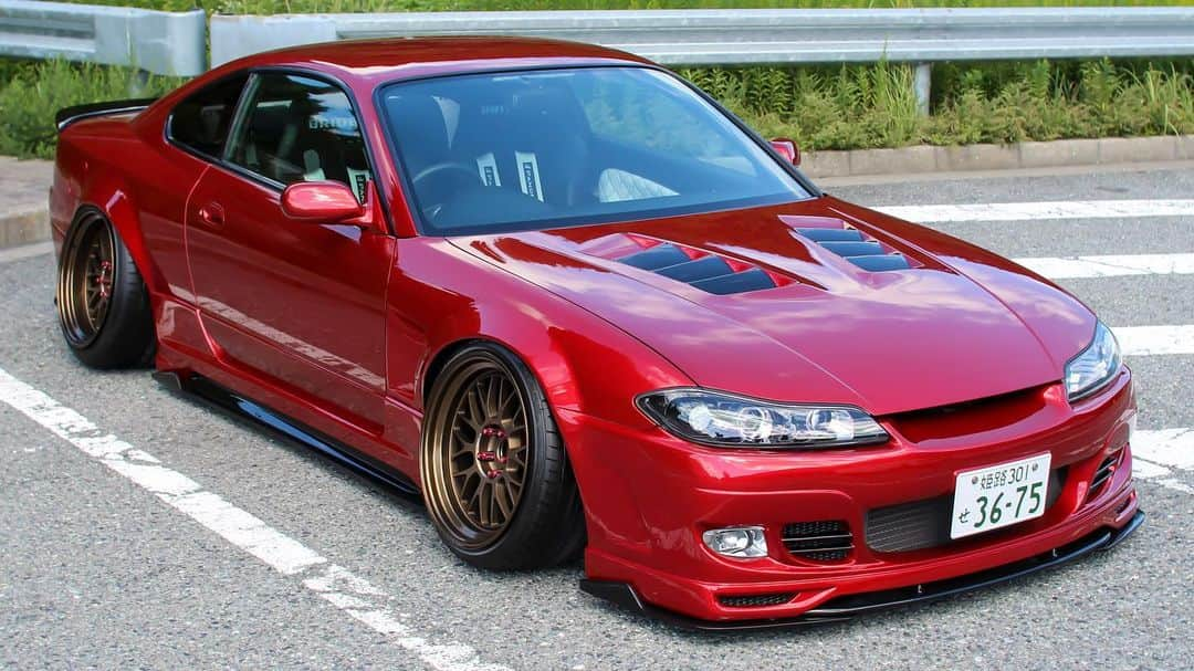 テレスのインスタグラム：「本日この後19時より動画公開です😊  #愛車紹介#テレス#nissan#silvia#sr20#s15#シルビア」