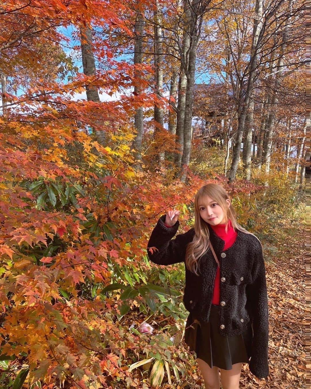 早河ルカ（るー）さんのインスタグラム写真 - (早河ルカ（るー）Instagram)「ずっと行きたかった紅葉見れた🍁  この日は寒すぎてヒートテックデビューした😣🤍 コキアも見たかったけどもう終わったみたいで悲しい、、  #紅葉 #秋コーデ」11月11日 19時00分 - ru_4519