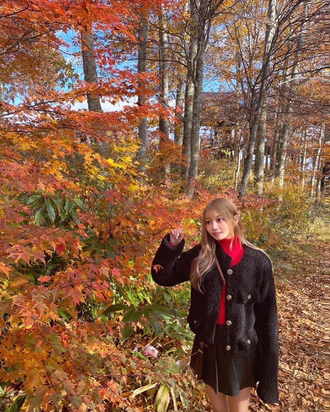 早河ルカ（るー）さんのインスタグラム写真 - (早河ルカ（るー）Instagram)「ずっと行きたかった紅葉見れた🍁  この日は寒すぎてヒートテックデビューした😣🤍 コキアも見たかったけどもう終わったみたいで悲しい、、  #紅葉 #秋コーデ」11月11日 19時00分 - ru_4519