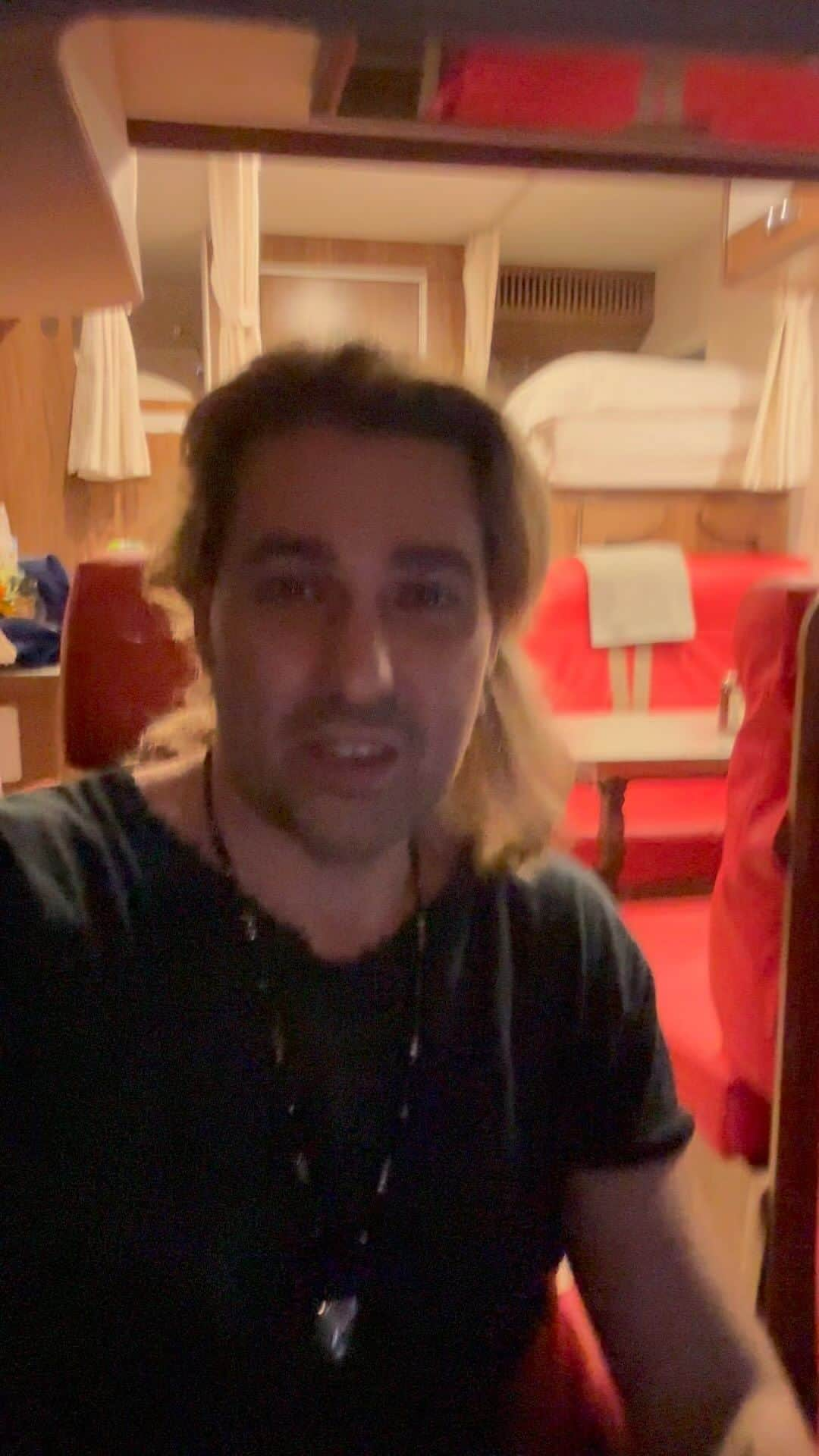 デイヴィッド・ギャレットのインスタグラム：「My backstage area for tonight 🤪  #davidgarrett #shenzhen #iconic #rehearsal #worldtour #camping #camplife #backstage #hairgoals」