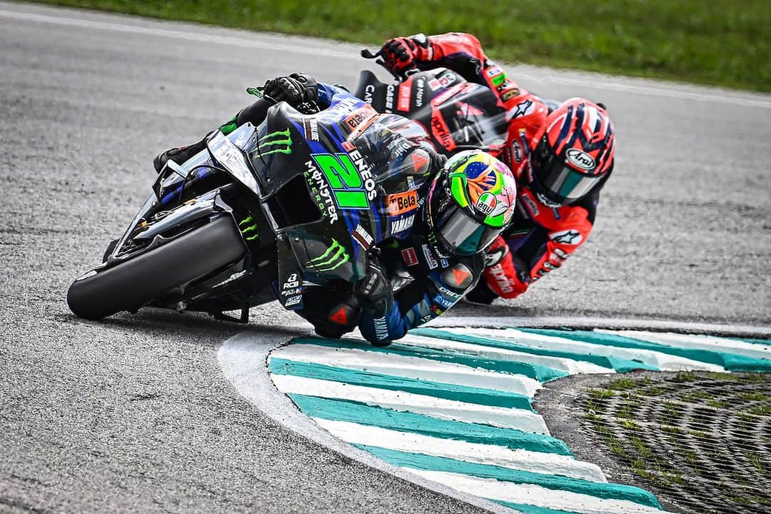 YamahaMotoGPさんのインスタグラム写真 - (YamahaMotoGPInstagram)「💬 @frankymorbido, Grand Prix of Malaysia - Sprint Result - 11th:  "I think this was close to the maximum of what we could do today starting from P15. I tried to recover as much as I could, and, for sure, when we’re in a group our performance drops. I can’t put into words the speed we have when we’re riding alone. Also this morning the pace was really good. In the Sprint it was good enough to recover some positions, but not as good as it was this morning."  #MonsterYamaha | #MotoGP | #MalaysianGP」11月11日 19時25分 - yamahamotogp