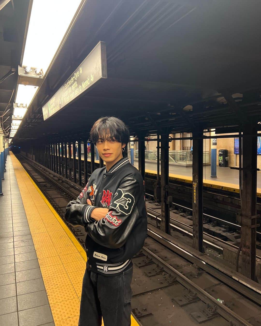 やまとさんのインスタグラム写真 - (やまとInstagram)「❤️🖤🃏  Jacket: @amiri  Denim: @forsomeone_official  Sneaker: @rickowensonline」11月11日 19時37分 - com.yamato