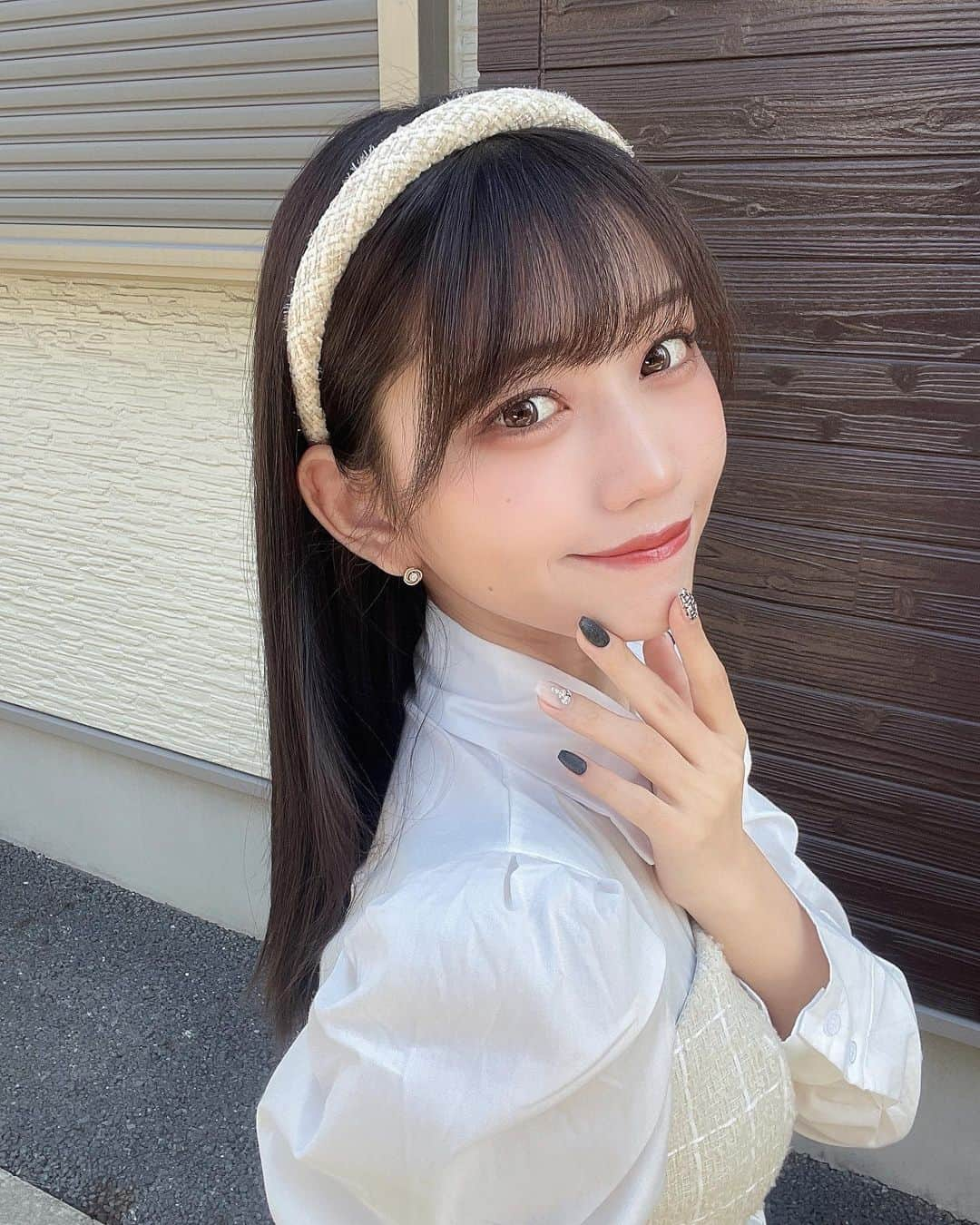 白石まゆみさんのインスタグラム写真 - (白石まゆみInstagram)「ツイードコーデ🤍🤍  ブラウス韓国らしいデザインで超お気に入り^^ [カチューシャ]　14439801 [ブラウス]　21336092 [セットアップ]　20403788  SHEINクーポンコード BFPJP501   【試すたび、好きが見つかる。届くたび、好きが増えてく。】 #PR #shein #ハロウィン仮装 #黒猫 #ハロウィン #コスプレ #シーイン #シーイン購入品 #SHEINGoodFinds #SHEIN1111sale #SHEINforAll #loveshein #ad #saveinstyle @shien_japan」11月11日 19時30分 - mayumi.1227