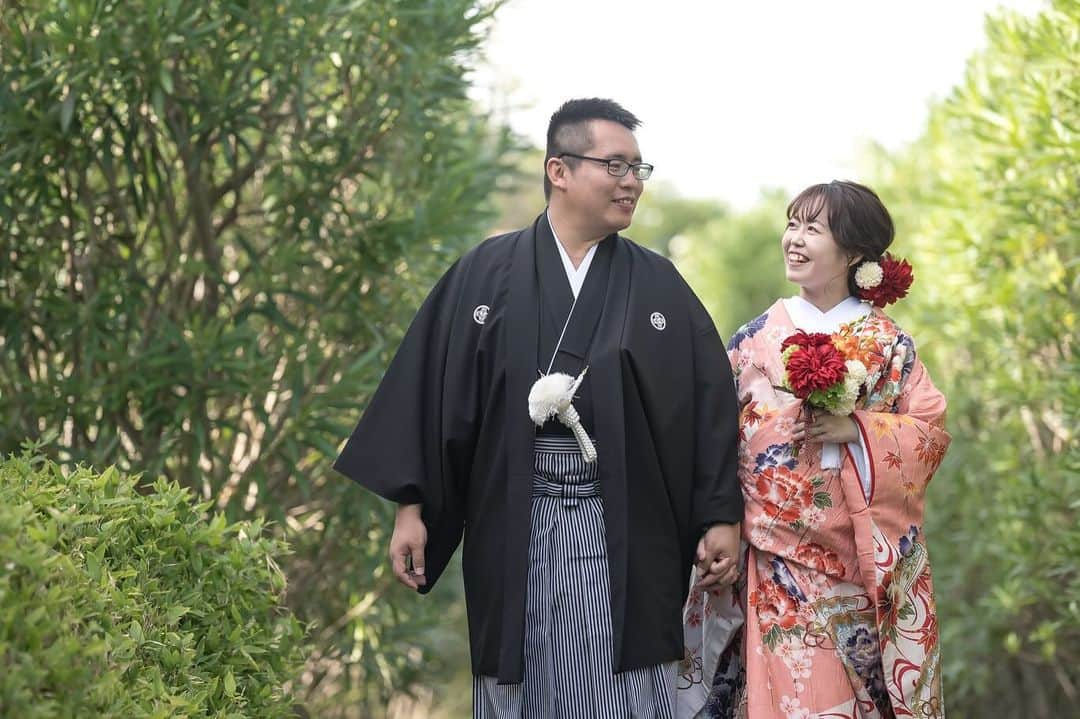 17人をフォロー中 【結婚式場】ラヴィマーナ神戸ウエディングさんのインスタグラム写真 - (17人をフォロー中 【結婚式場】ラヴィマーナ神戸ウエディングInstagram)「【ロケーションフォト】⁡ ⁡ ラヴィマーナ神戸の自然溢れる木々の中で 和装の撮影も素敵です🧡 ⁡  ⁡ #ラヴィマーナ神戸 #プレ花嫁 #結婚準備 #結婚式準備 #神戸結婚式場 #大阪結婚式場 #式場探し #カップルレポート #リゾートウェディング #オリジナルウェディング #ナチュラルウェディング #ガーデンウェディング #ロケーションフォト #前撮り #フォトウェディング #海が見えるチャペル #海が見える結婚式場 #エスクリ花嫁 #ravimanakobe #ravimana#wedding #marry #resort #resortwedding #届かない想いはない #dlw#ラグナプリエ#lagunaprie」11月11日 19時36分 - ravimanakobe.wedding